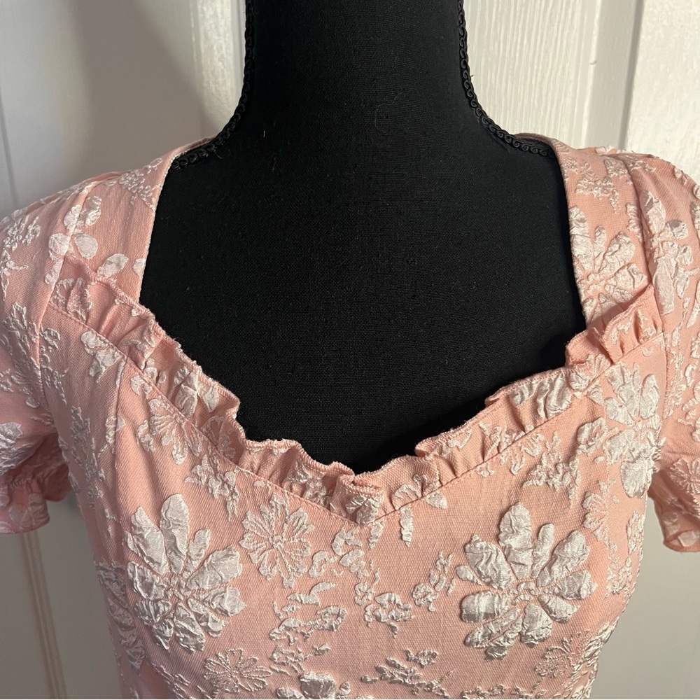 JJ's House Dress SZ L Pink White Embossed Floral Midi Ruffle back Tie Coquette - Picture 5 of 8
